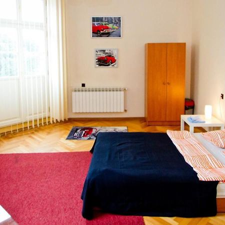 B Movie Guest Rooms Kraków Zewnętrze zdjęcie