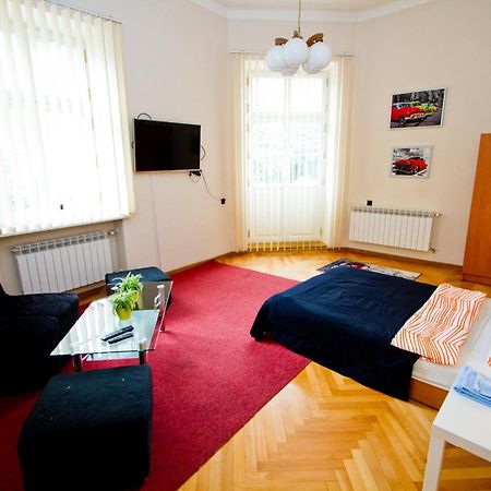 B Movie Guest Rooms Kraków Zewnętrze zdjęcie