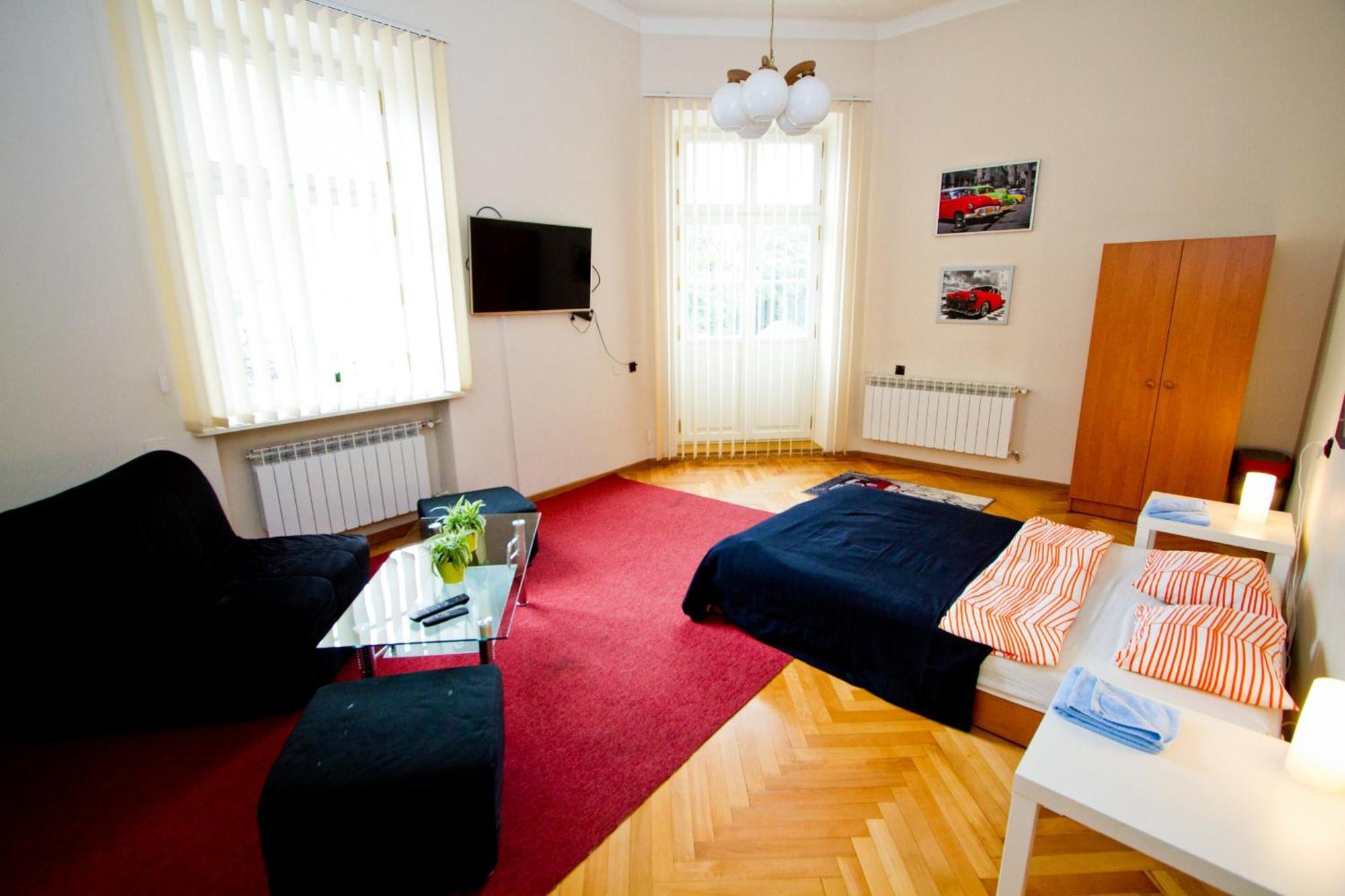 B Movie Guest Rooms Kraków Zewnętrze zdjęcie
