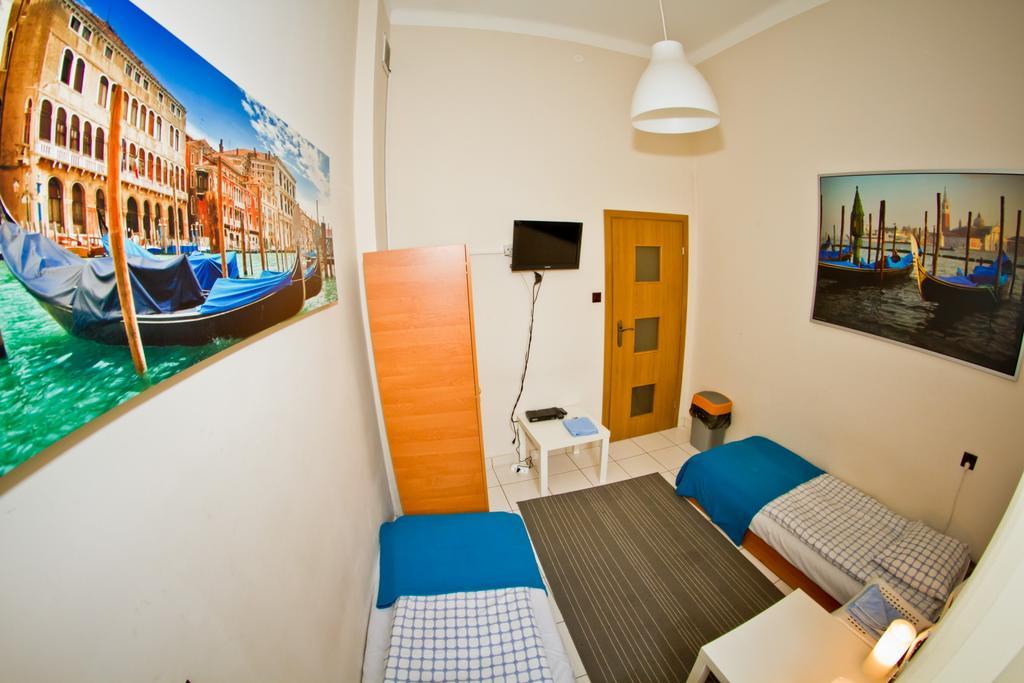 B Movie Guest Rooms Kraków Pokój zdjęcie