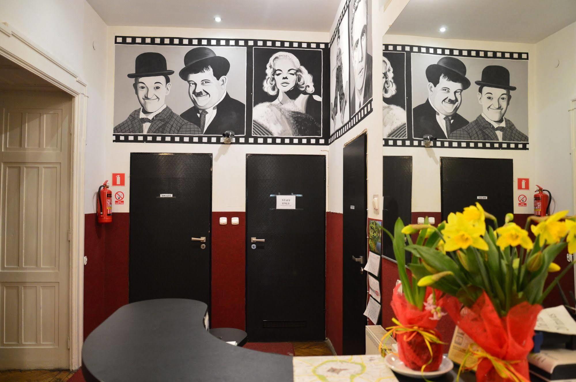 B Movie Guest Rooms Kraków Zewnętrze zdjęcie