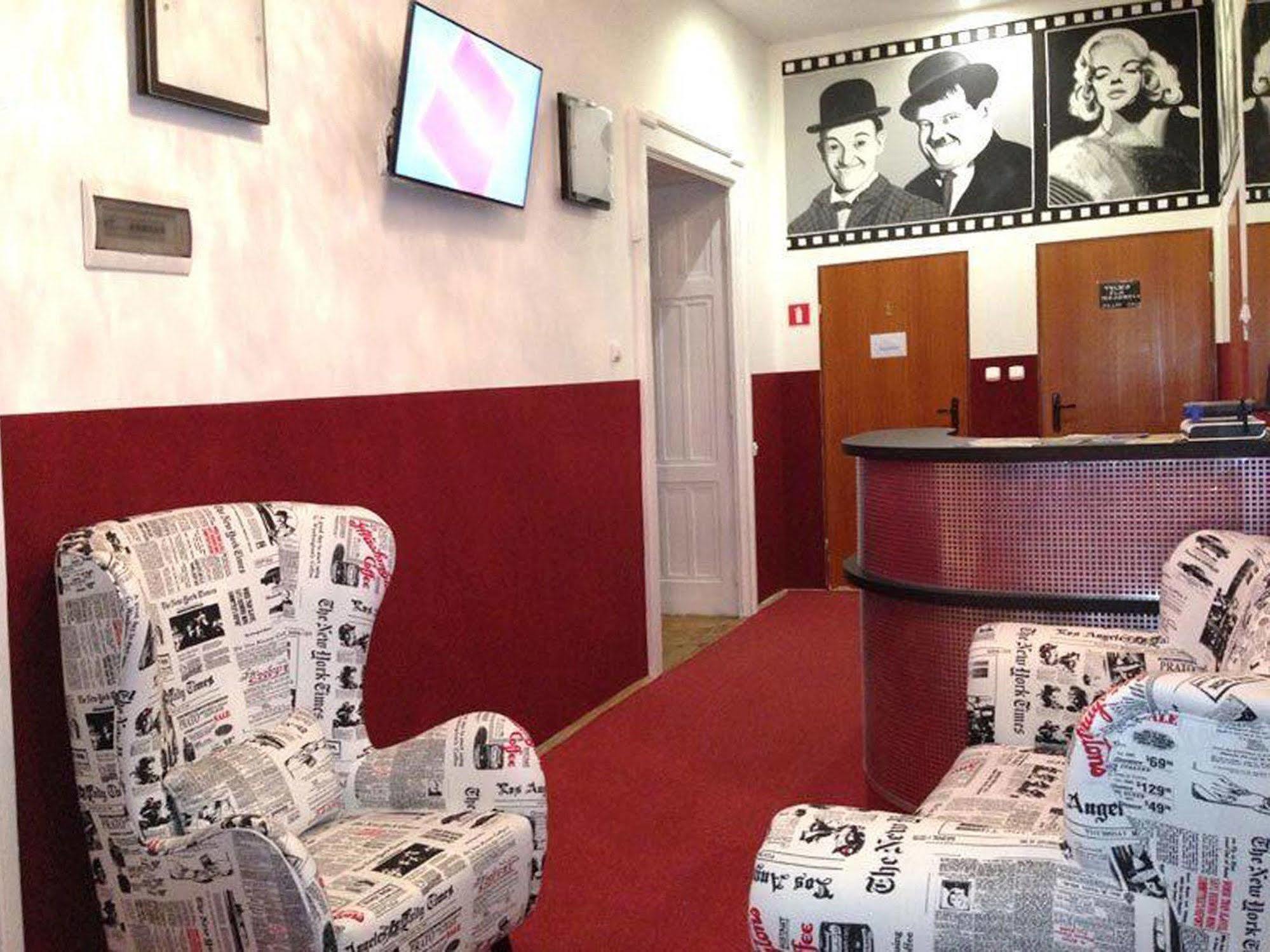B Movie Guest Rooms Kraków Zewnętrze zdjęcie