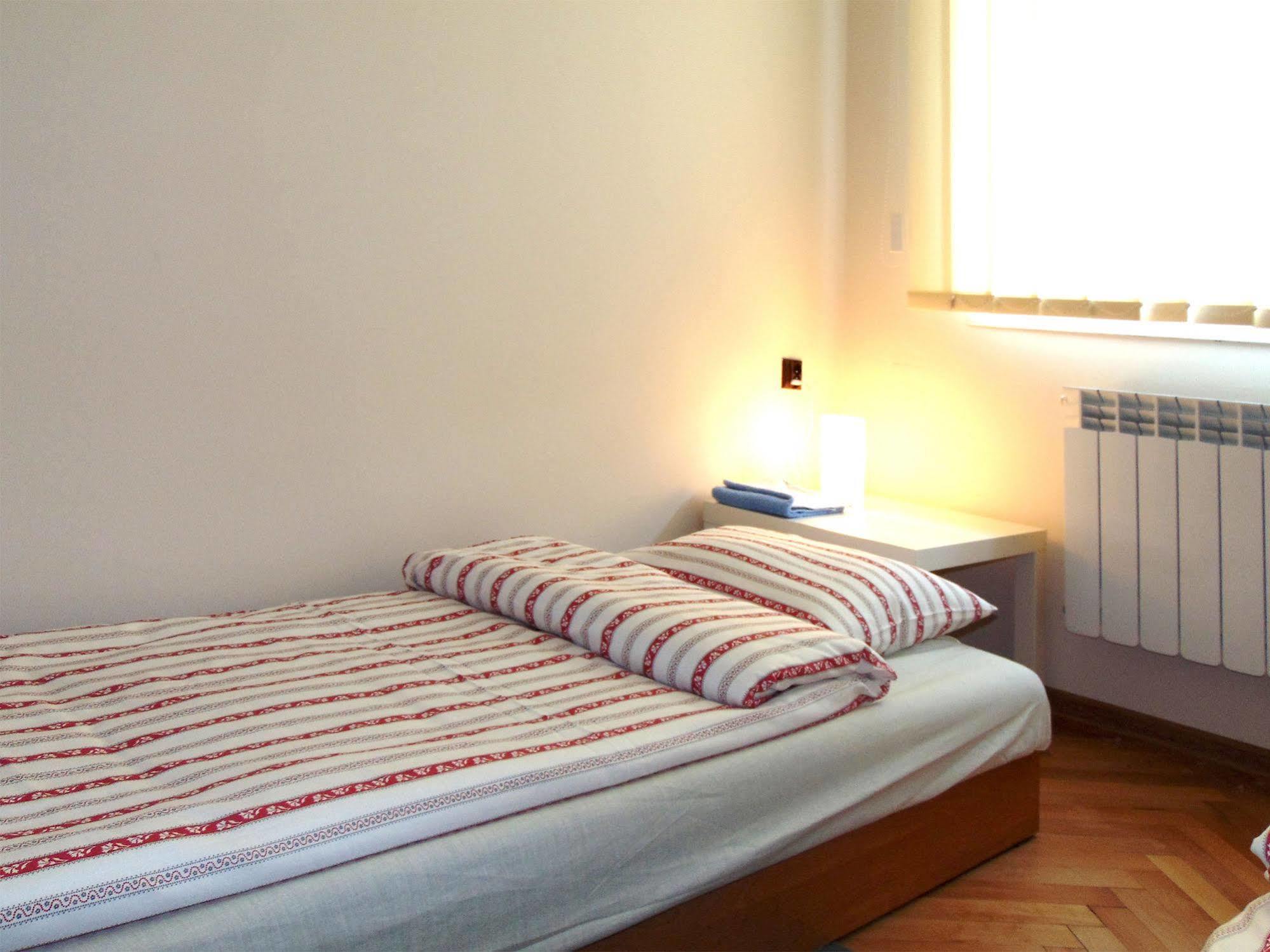 B Movie Guest Rooms Kraków Zewnętrze zdjęcie