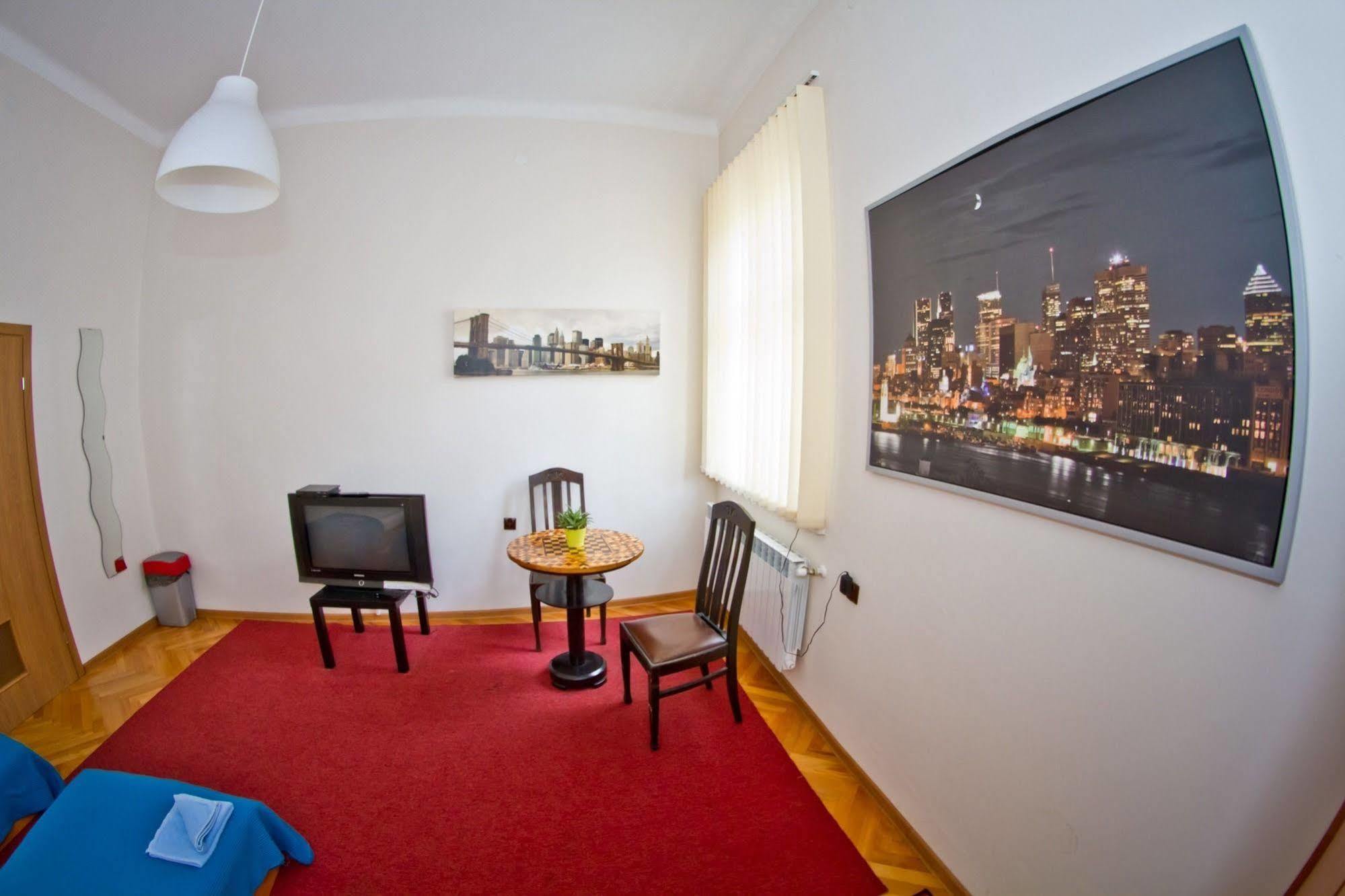 B Movie Guest Rooms Kraków Zewnętrze zdjęcie